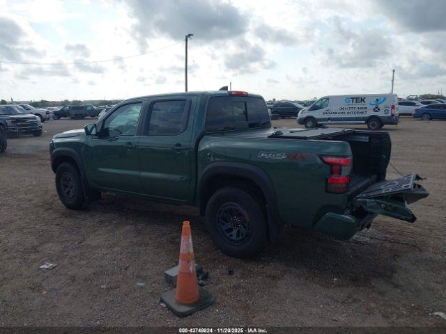 Nissan Frontier Pro-4x 4x4 Image 2