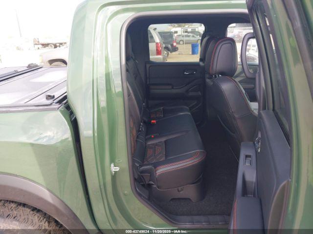 Nissan Frontier Pro-4x 4x4 Image 9