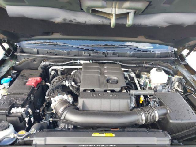 Nissan Frontier Pro-4x 4x4 Image 14