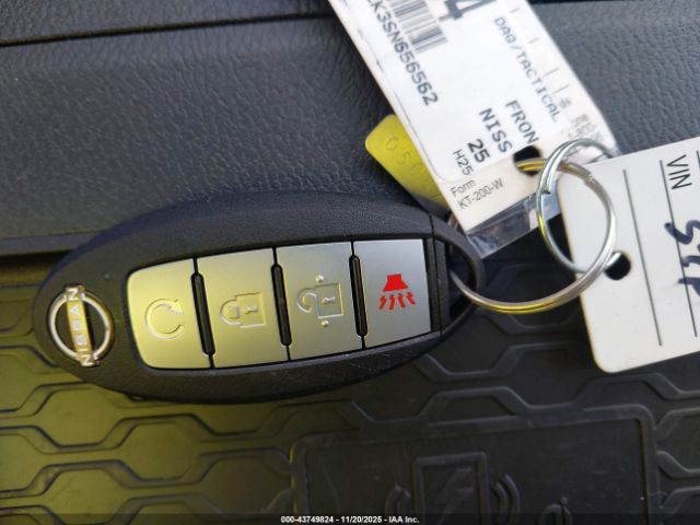 Nissan Frontier Pro-4x 4x4 Image 15