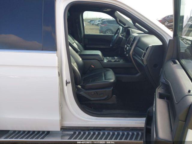 Ford Expedition Xlt Image 15