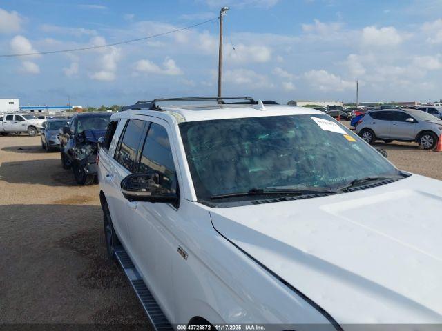 Ford Expedition Xlt Image 6