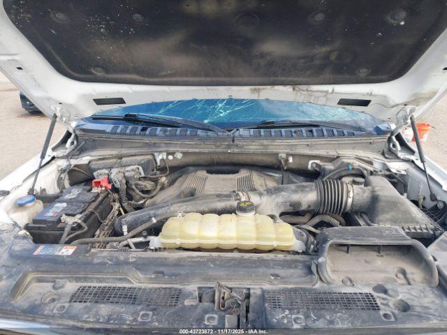 Ford Expedition Xlt Image 8