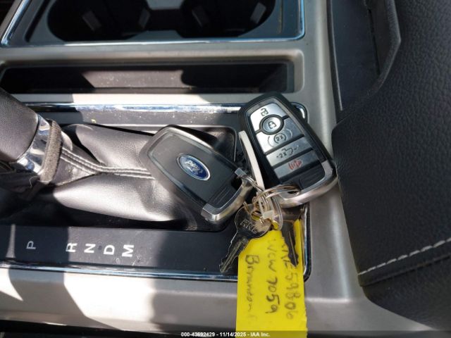 Ford F-150 Lariat Image 10