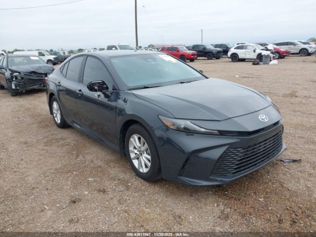 Toyota Camry Le Image 1