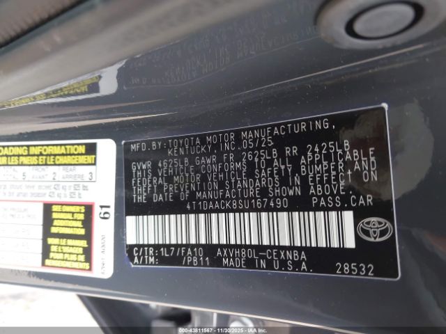 Toyota Camry Le Image 11