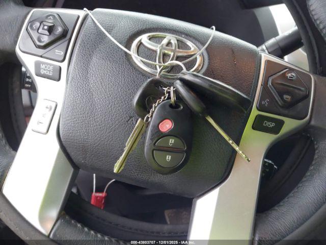 Toyota Tundra Limited 5.7l V8 Image 13