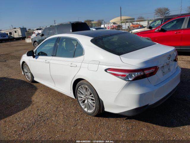 Toyota Camry Xle Image 15