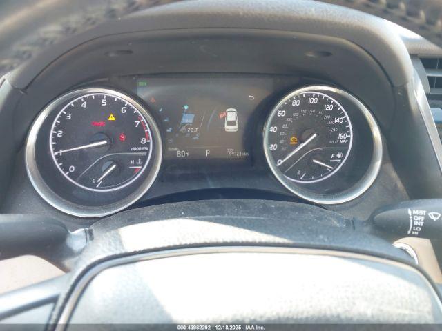 Toyota Camry Xle Image 9