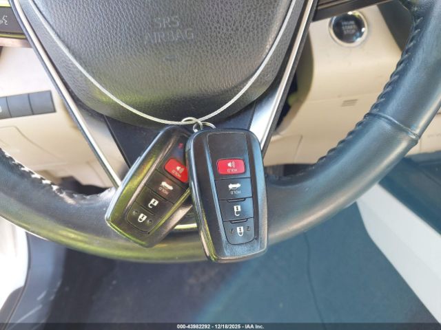 Toyota Camry Xle Image 8