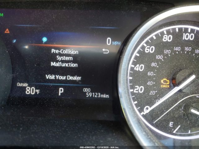 Toyota Camry Xle Image 12