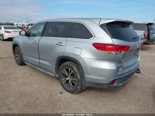 Toyota Highlander Le Image 12