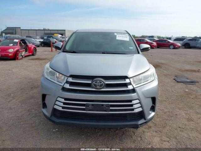 Toyota Highlander Le Image 4