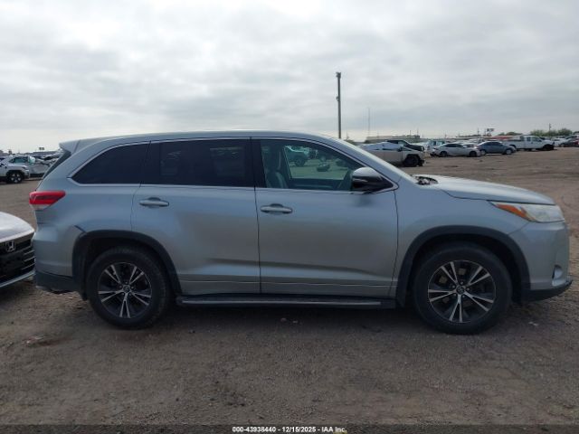 Toyota Highlander Le Image 2