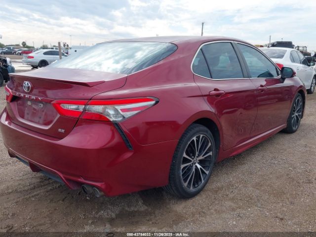 Toyota Camry Se Image 6