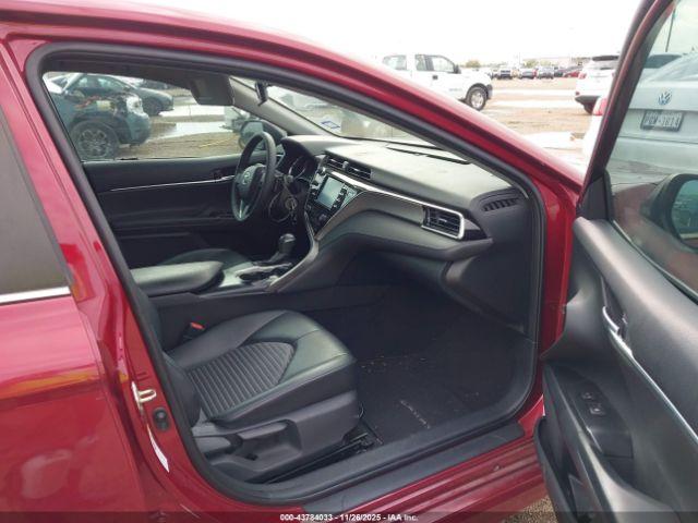 Toyota Camry Se Image 7