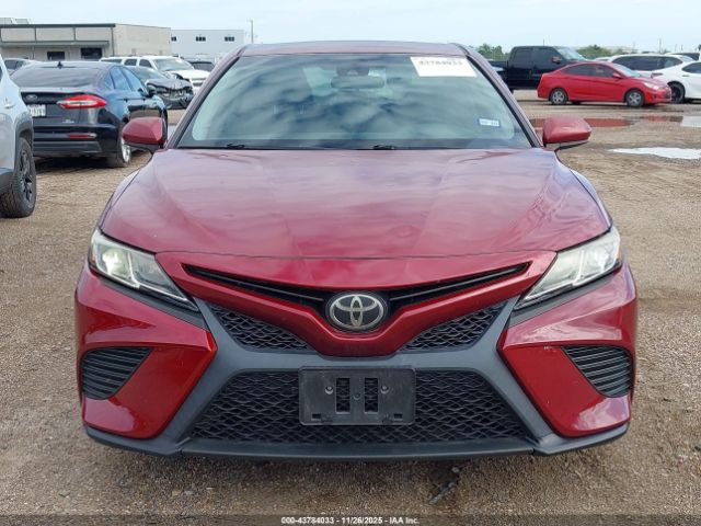 Toyota Camry Se Image 16