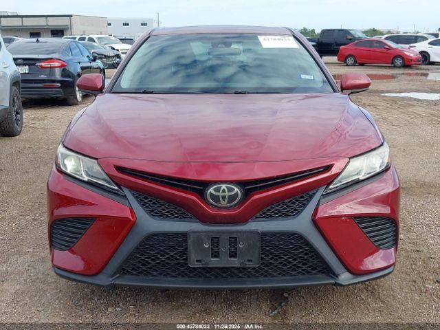 Toyota Camry Se Image 16