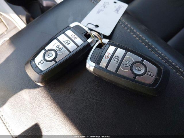 Ford Explorer Xlt Image 4