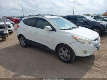  Salvage Hyundai TUCSON