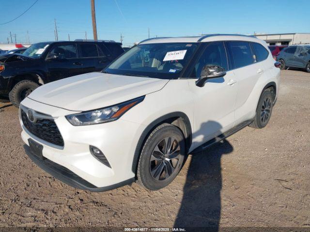 Toyota Highlander Xle Image 2