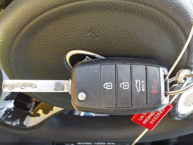 Kia Optima Lx Image 7