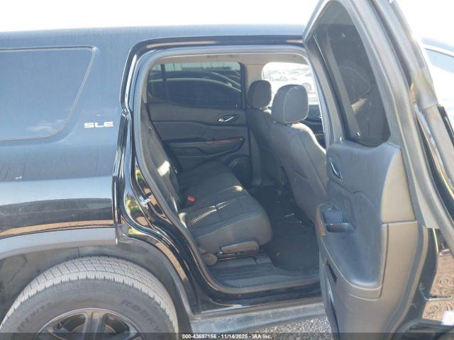 GMC Acadia Sle-1 Image 4