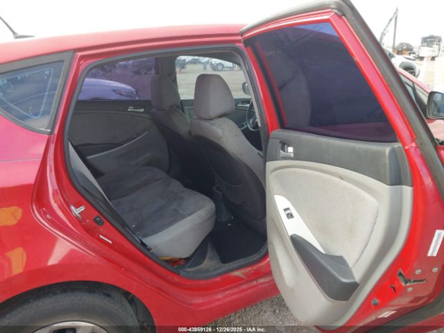 Hyundai ACCENT Gs Image 8