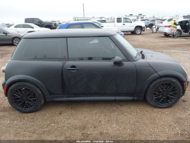 MINI Cooper S Image 2