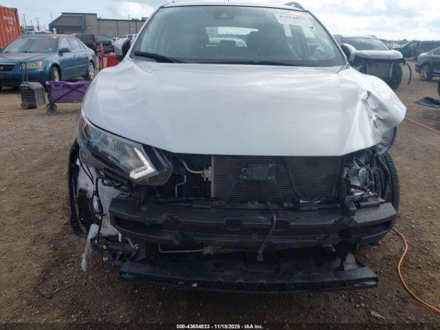 Nissan Rogue Sv Fwd Xtronic Cvt Image 4