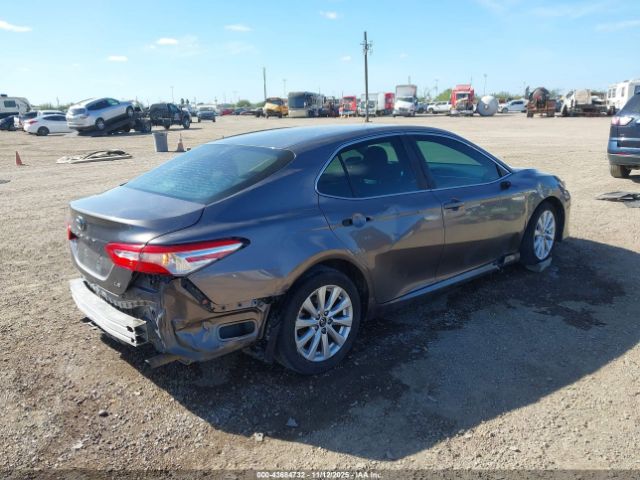 Toyota Camry Le Image 2