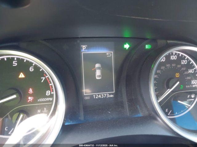 Toyota Camry Le Image 4