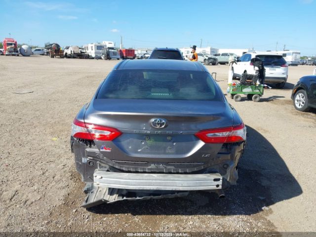 Toyota Camry Le Image 15