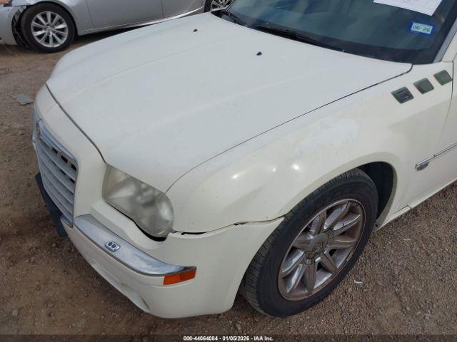 Chrysler 300c Image 2