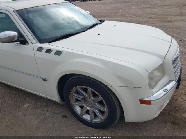 Chrysler 300c Image 7
