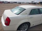 Chrysler 300c Image 9