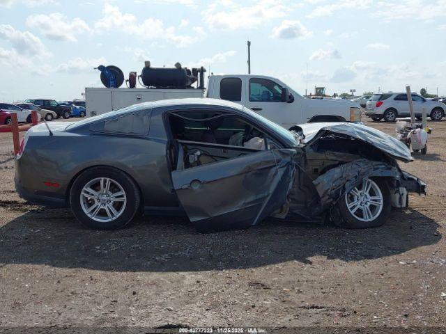 Ford Mustang V6 Image 15