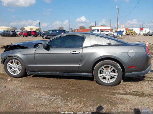 Ford Mustang V6 Image 7