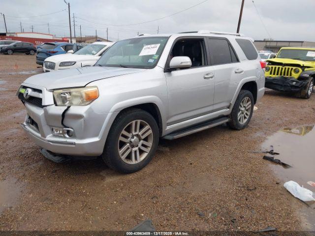 Toyota 4Runner Limited V6 Image 2