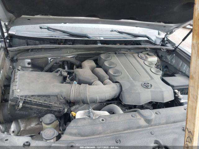 Toyota 4Runner Limited V6 Image 6