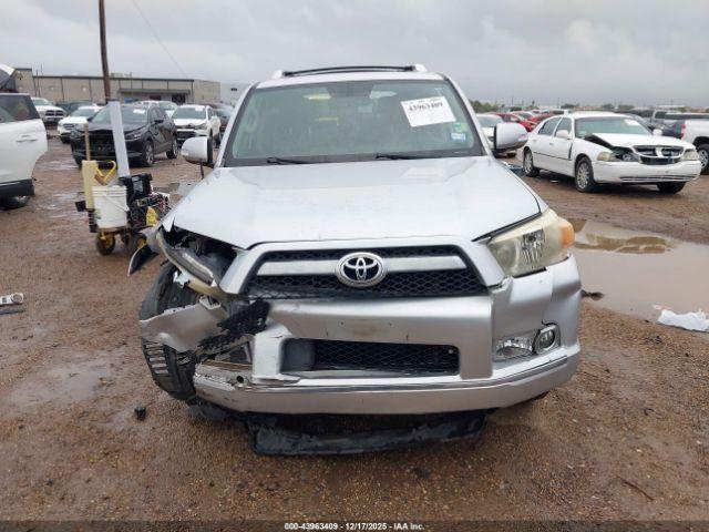 Toyota 4Runner Limited V6 Image 15