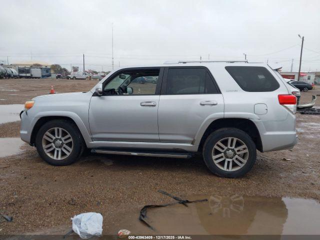 Toyota 4Runner Limited V6 Image 16