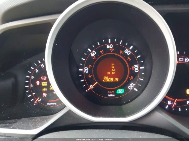 Toyota 4Runner Limited V6 Image 12