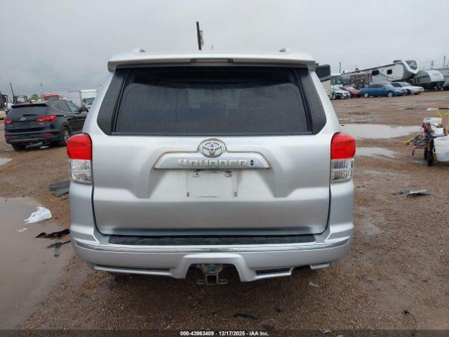 Toyota 4Runner Limited V6 Image 11