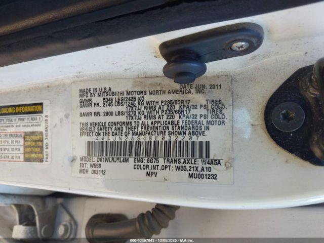 Mitsubishi Endeavor Image 8