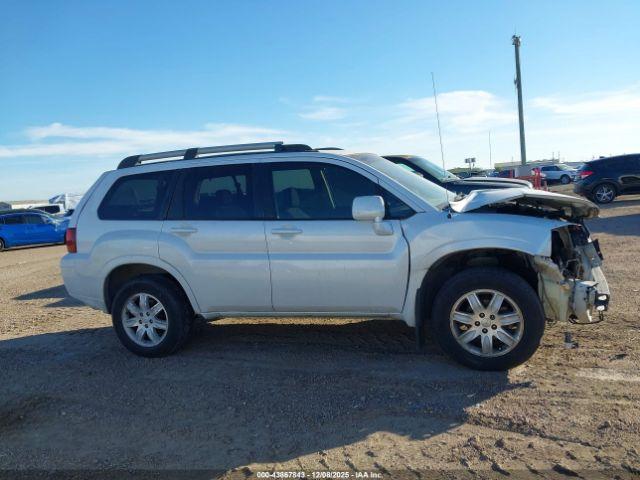 Mitsubishi Endeavor Image 12