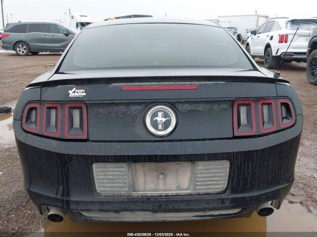Ford Mustang V6 Image 2