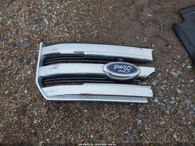 Ford F-150 Lariat Image 8