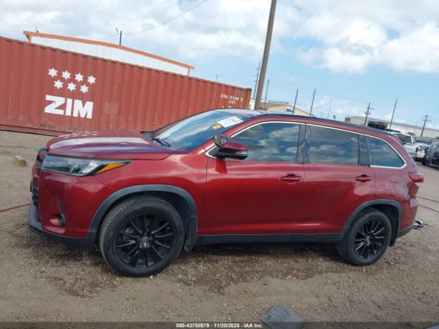 Toyota Highlander Se Image 13