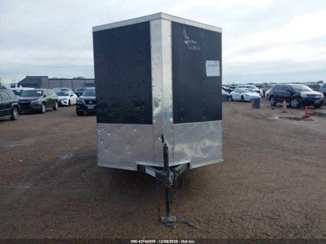 Lark 10x6 V Nose Enclosed Image 10